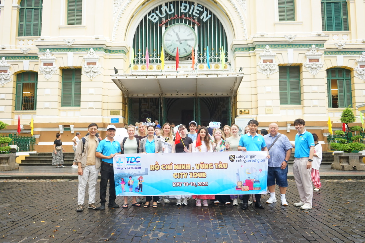 NGÀNH QUẢN TRỊ DỊCH VỤ DU LỊCH VÀ LỮ HÀNH